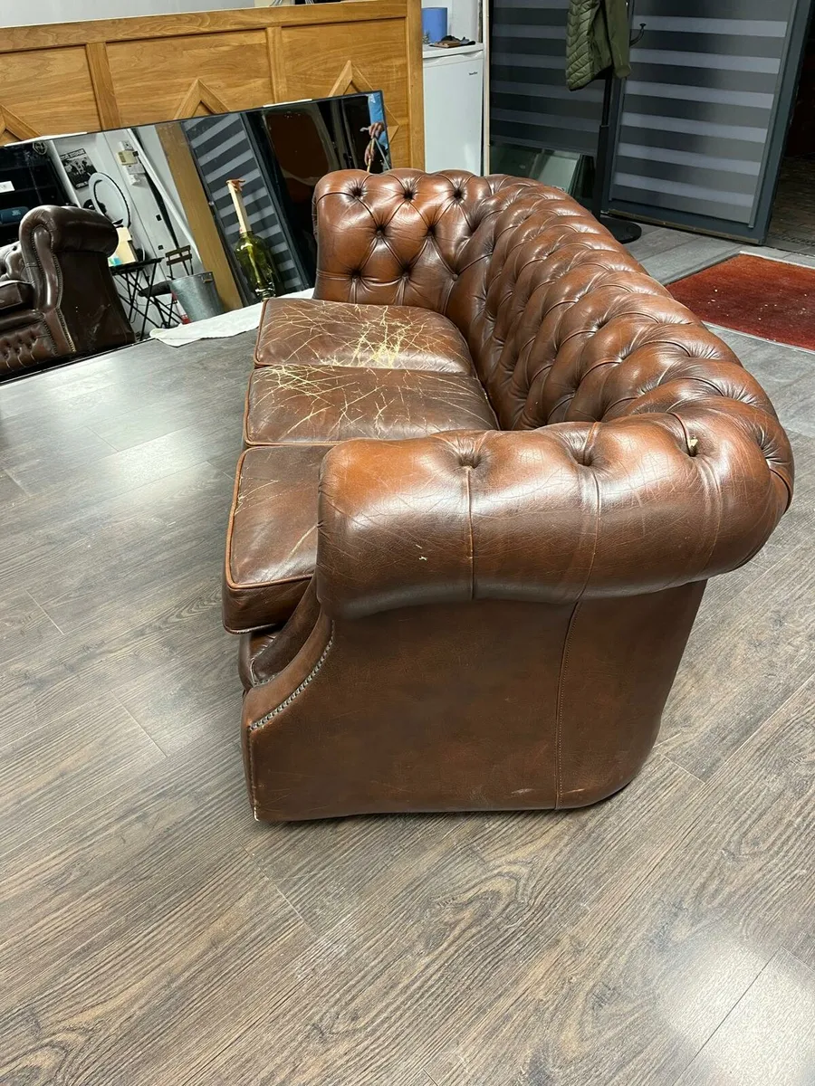 Leather Chesterfield sofa - Image 2