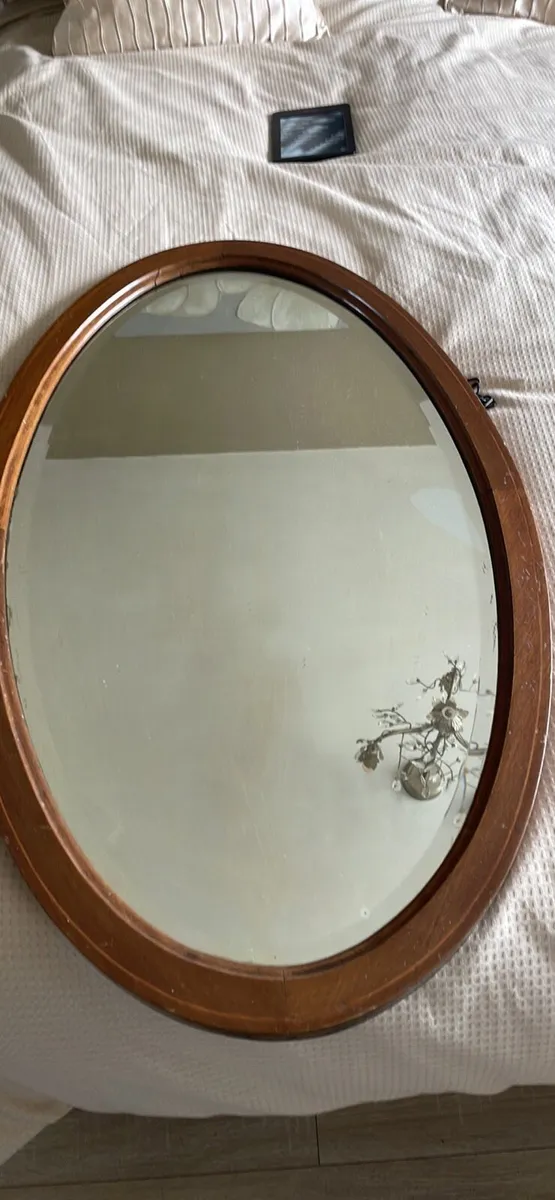 Antique mirror - Image 1
