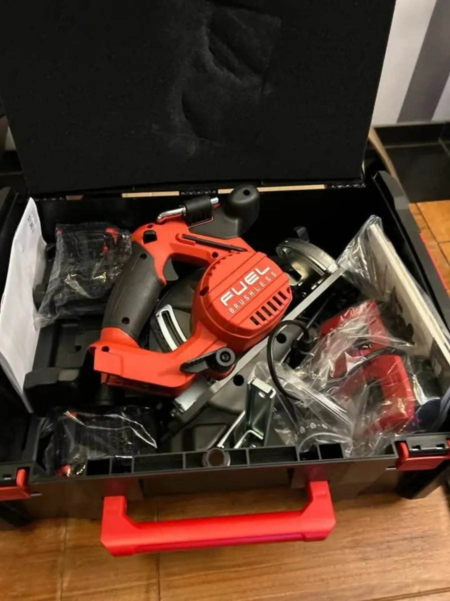 Milwaukee M18 FPD2 Cordless saw - Image 1