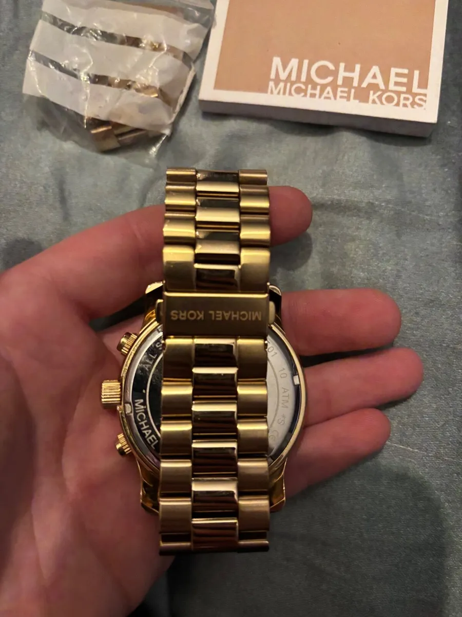 Mens michael kors champagne watch - Image 1