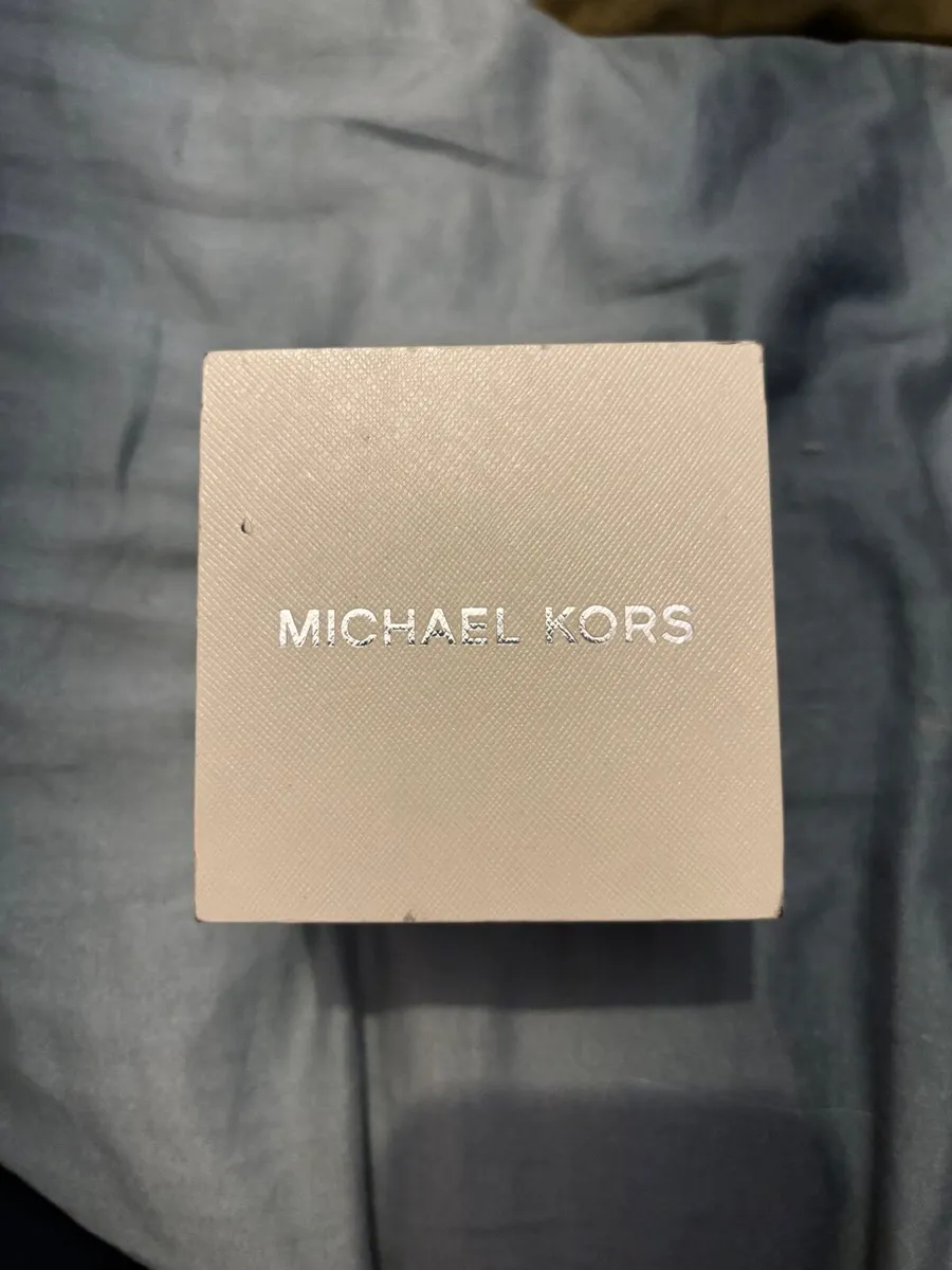 Mens michael kors champagne watch - Image 2
