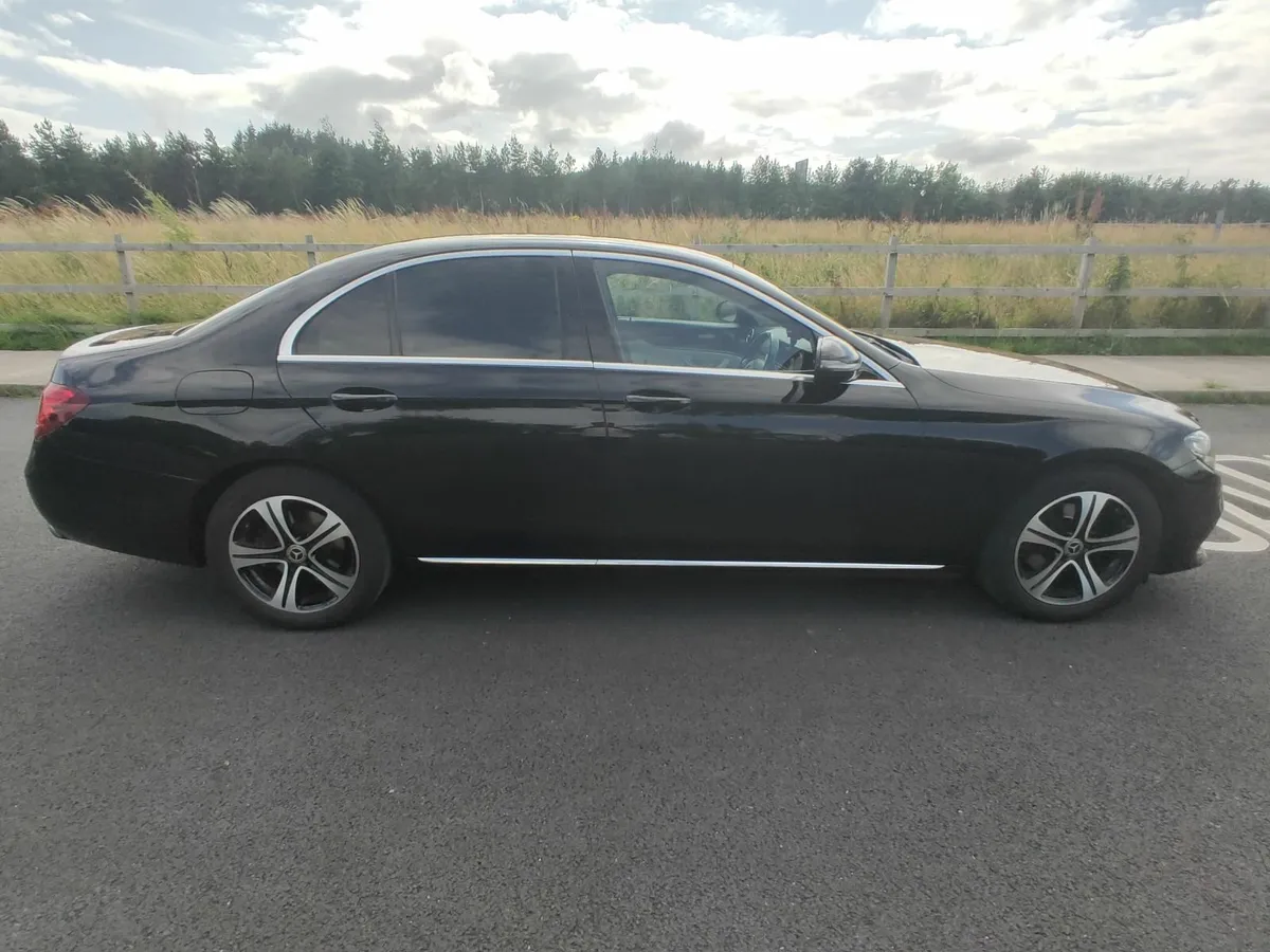 2017 Mercedes E-Class Avantgarde 2.0L Diesel - Image 1