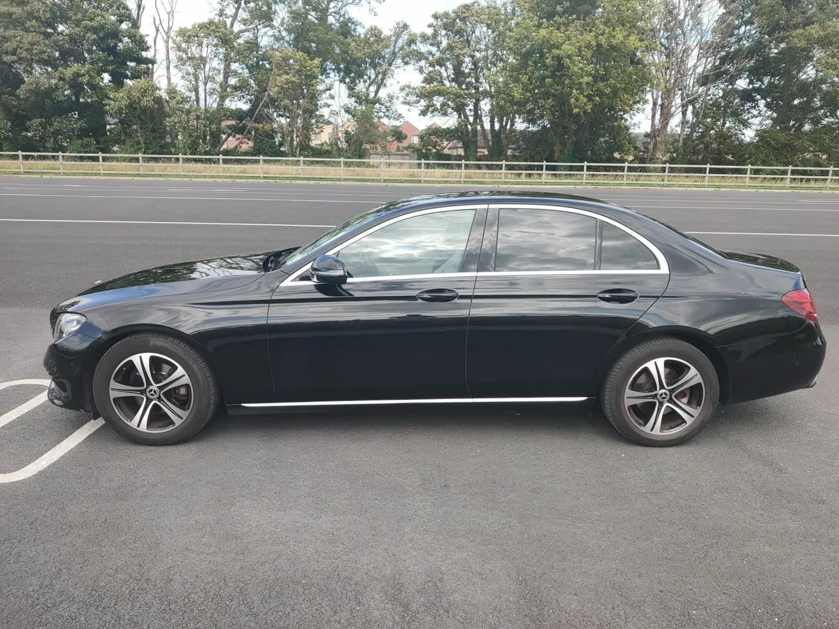 2017 Mercedes E-Class Avantgarde 2.0L Diesel - Image 3