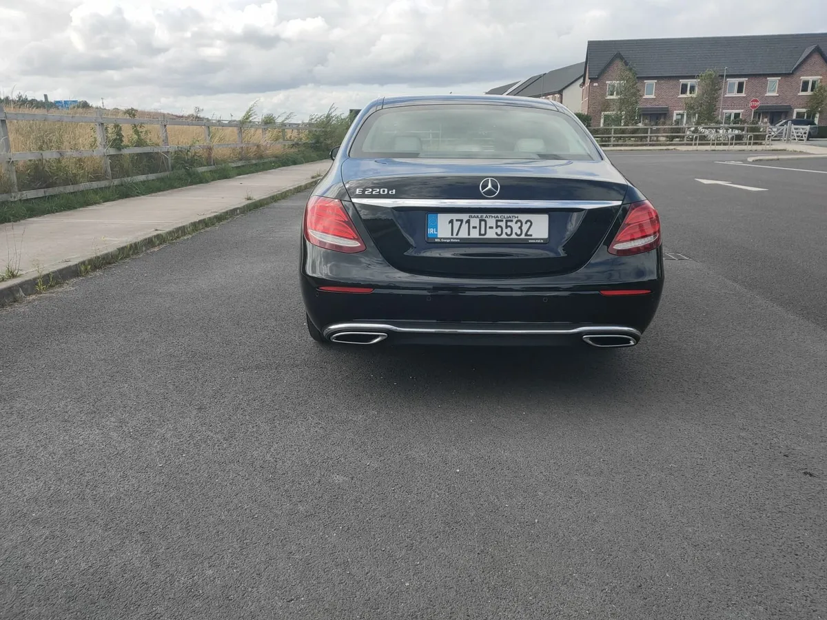 2017 Mercedes E-Class Avantgarde 2.0L Diesel - Image 4
