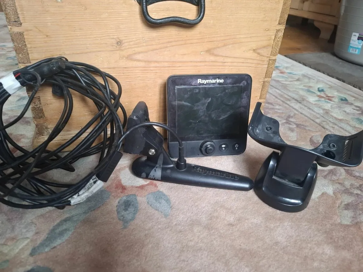 Raymarine Dragonfly 6 Chartplotter Fishfinder - Image 1