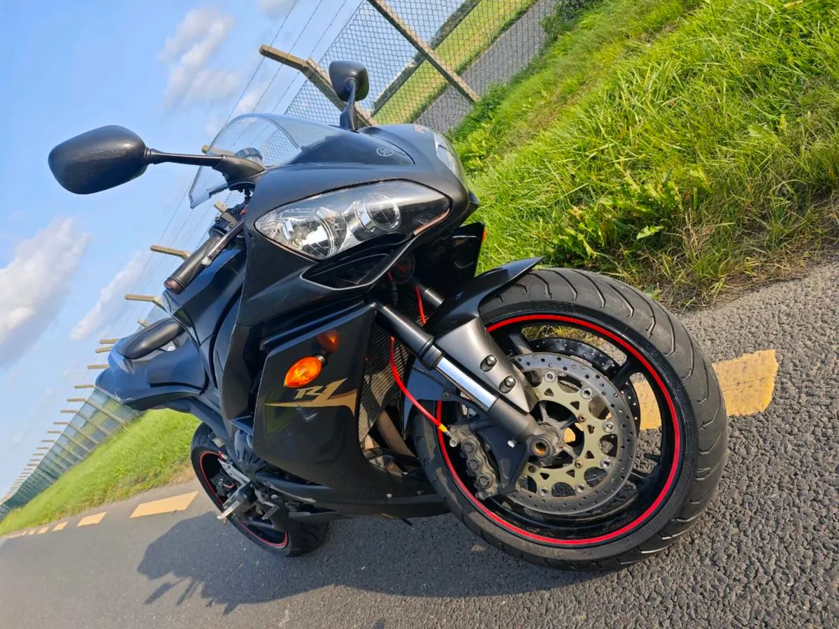 2013 yzf r1 - Image 2