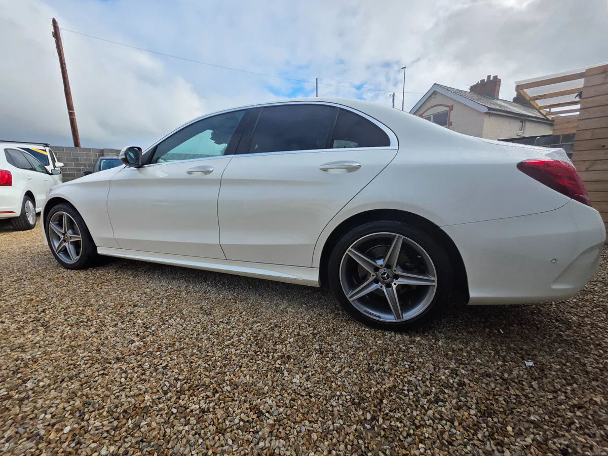 Mercedes C Class  220 D Automatic - Image 4