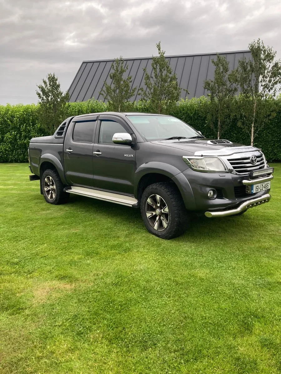 Toyota Hilux 2015 SR5 - Image 1