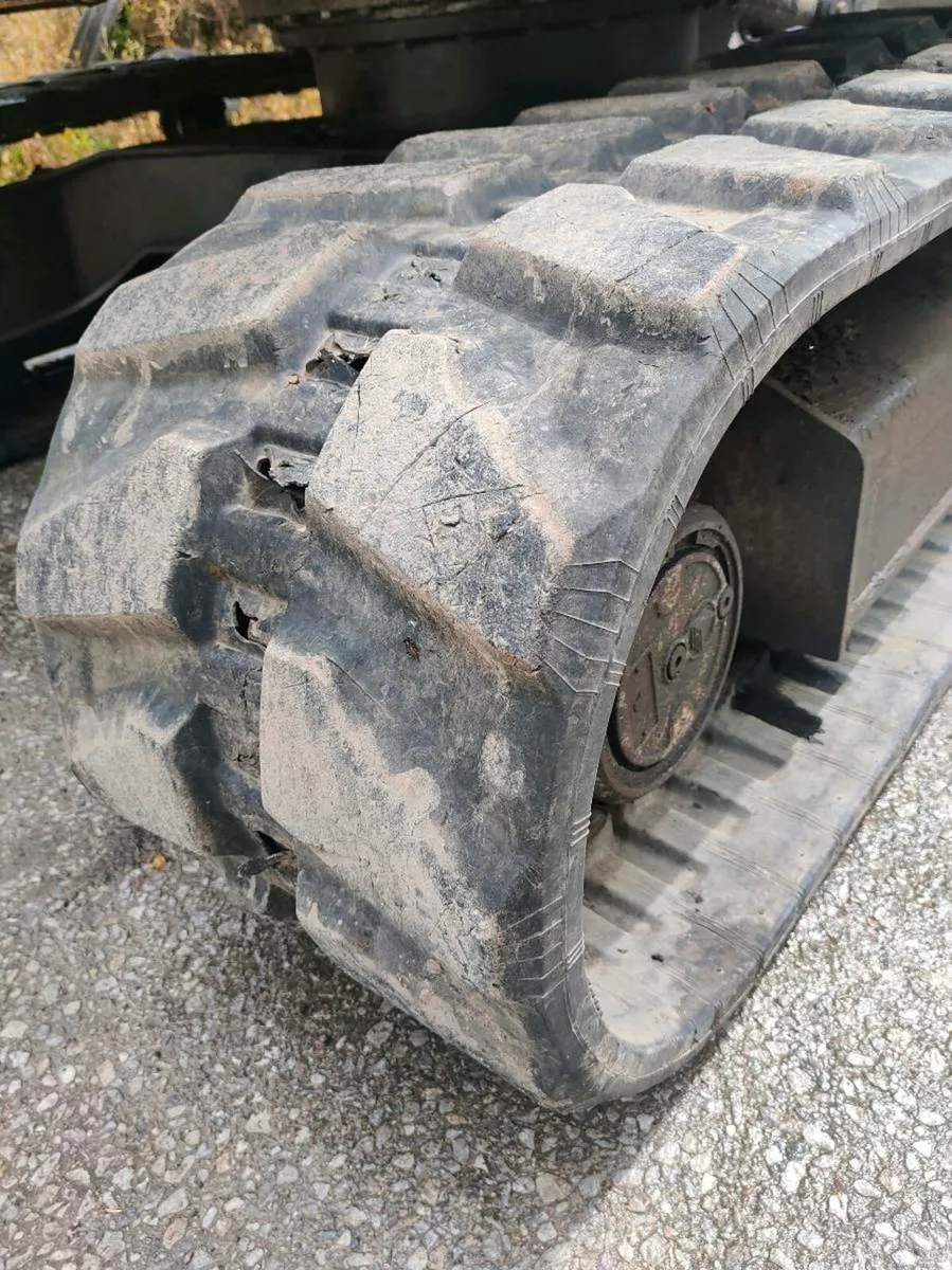 Rubber tracks - Image 1