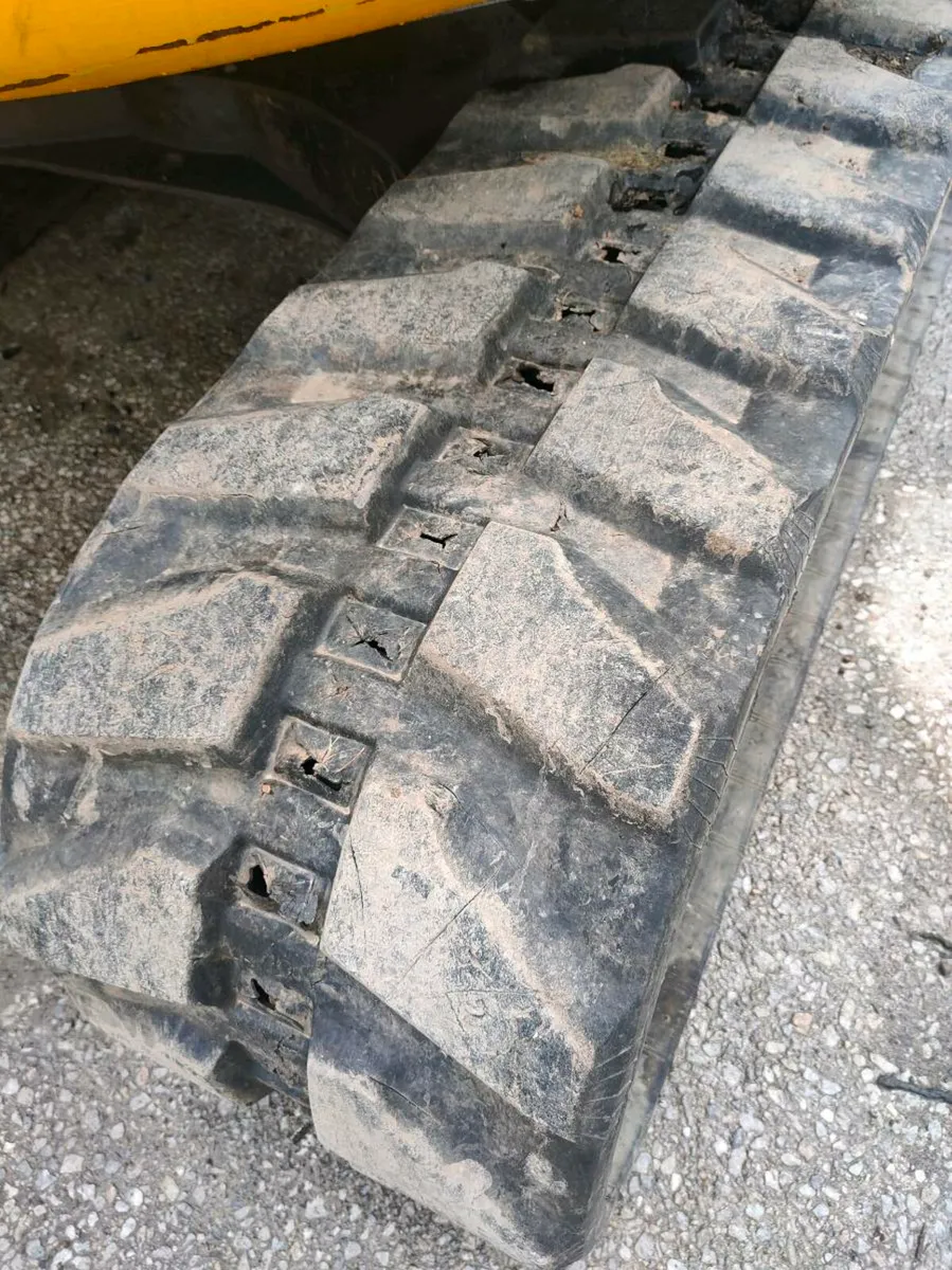 Rubber tracks - Image 2