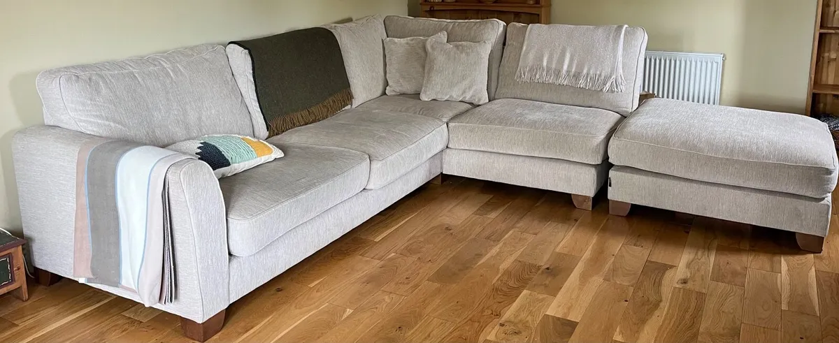 Couch - Image 2