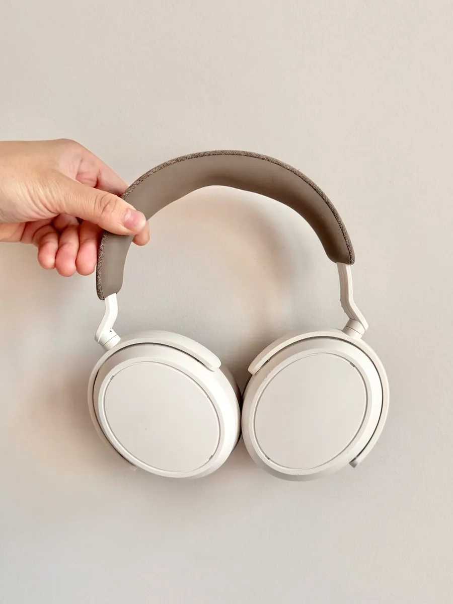 Sennheiser Momentum 4 Over Ear Headphones - Image 2
