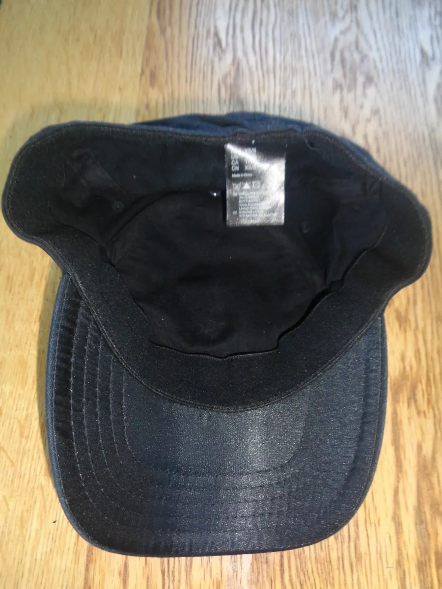 H&M Black Baseball Hat for Sale - Image 3