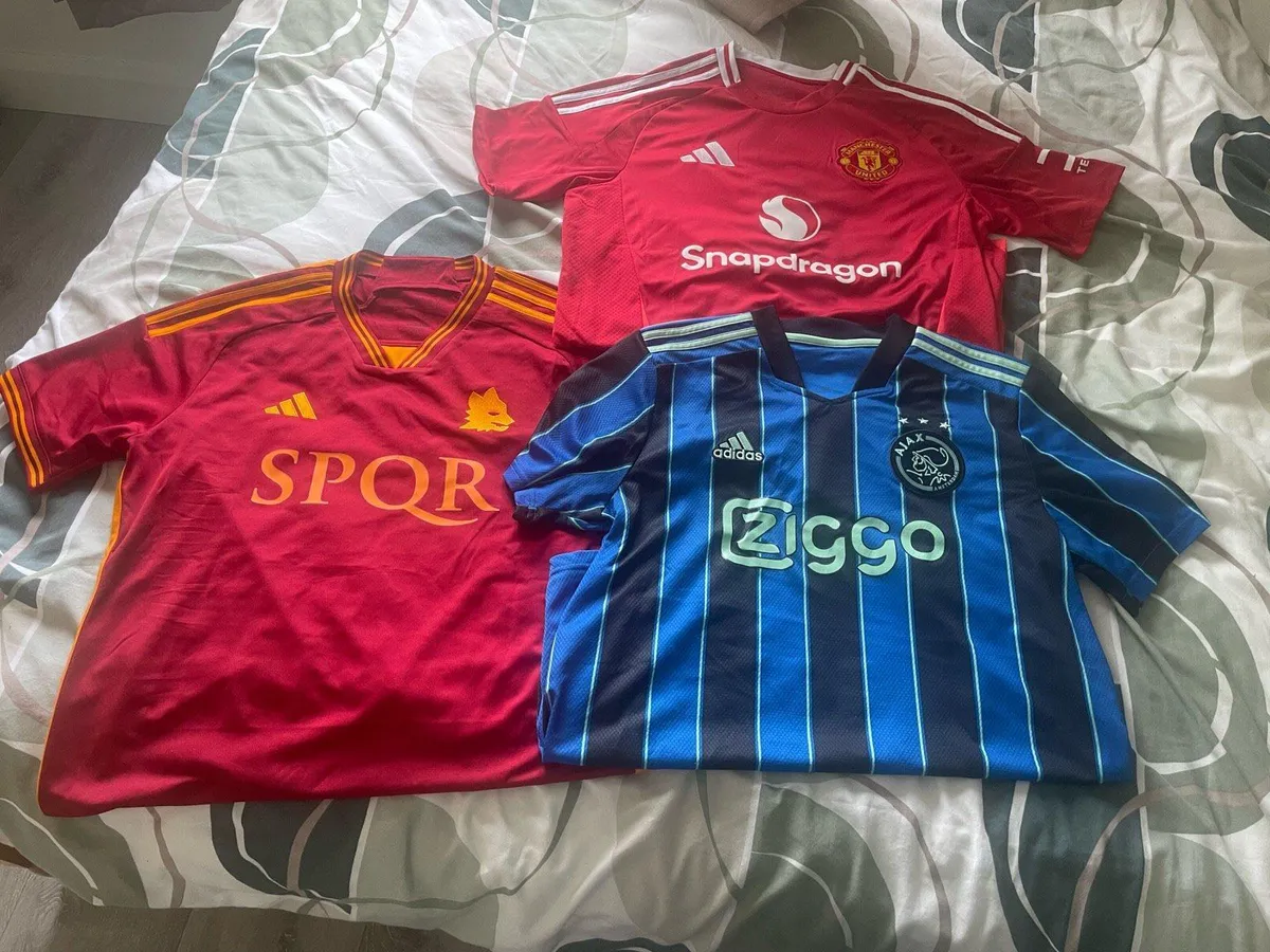 Football jerseys x3 - Image 1