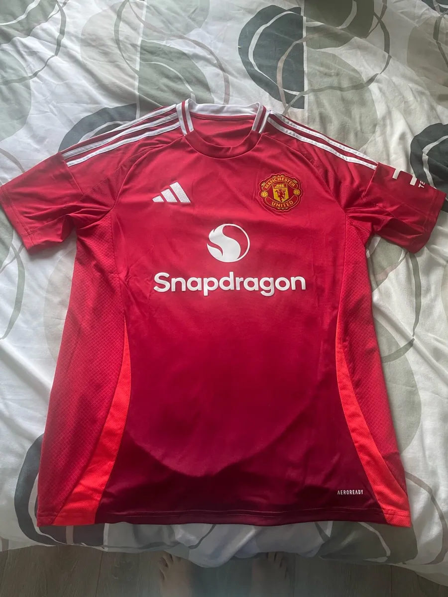 Football jerseys x3 - Image 2