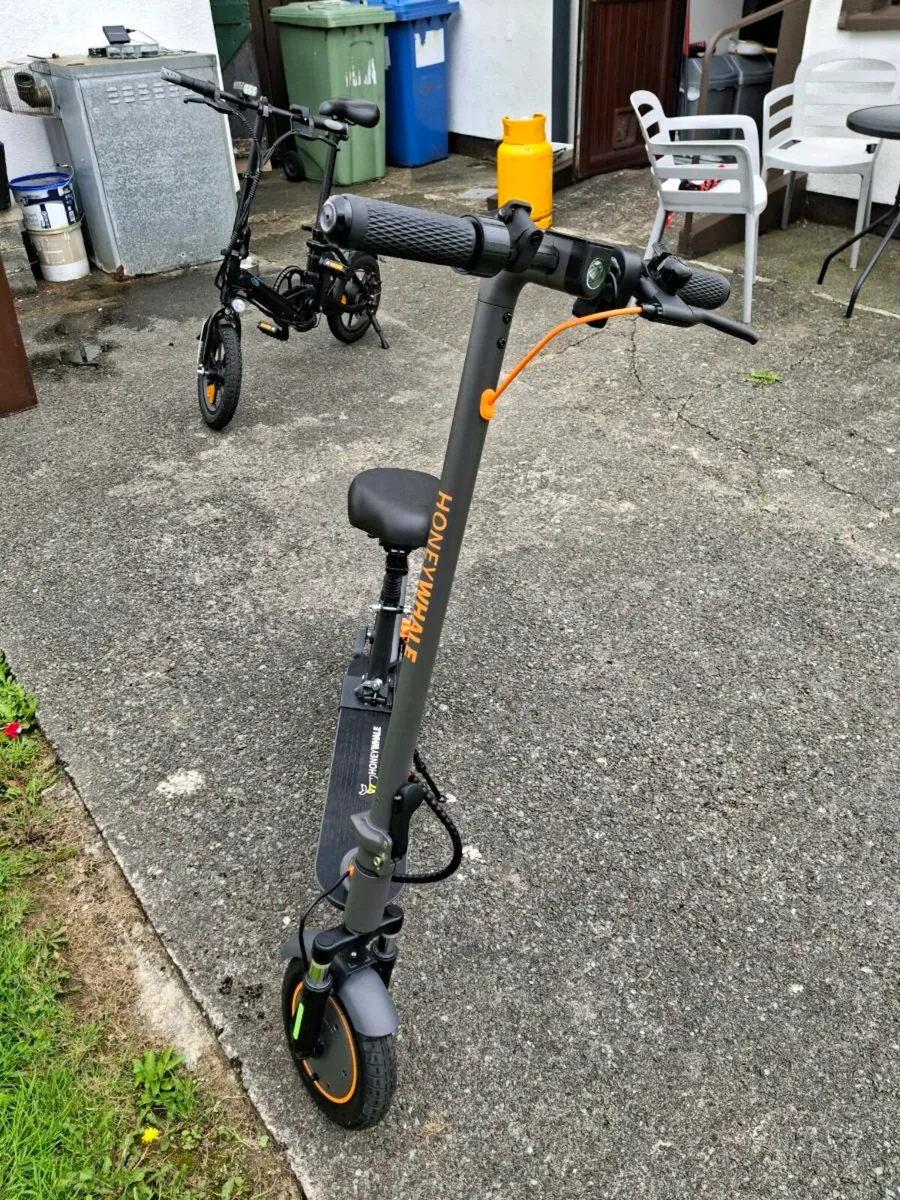 E scooter - Image 1
