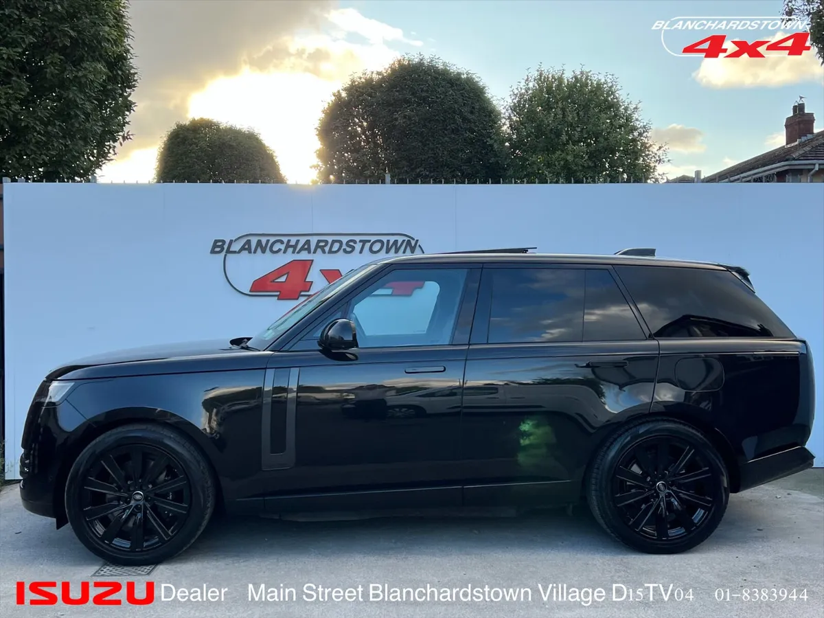 RANGE ROVER P550e AUTOBIOGRAPHY BLACK ON BLACK - Image 3