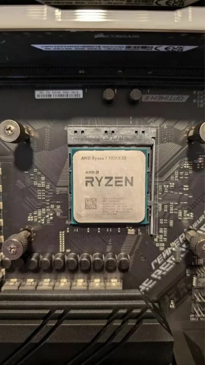 Bundle AMD Ryzen 7 5800x3D, B550-F Gaming + RAM - Image 2