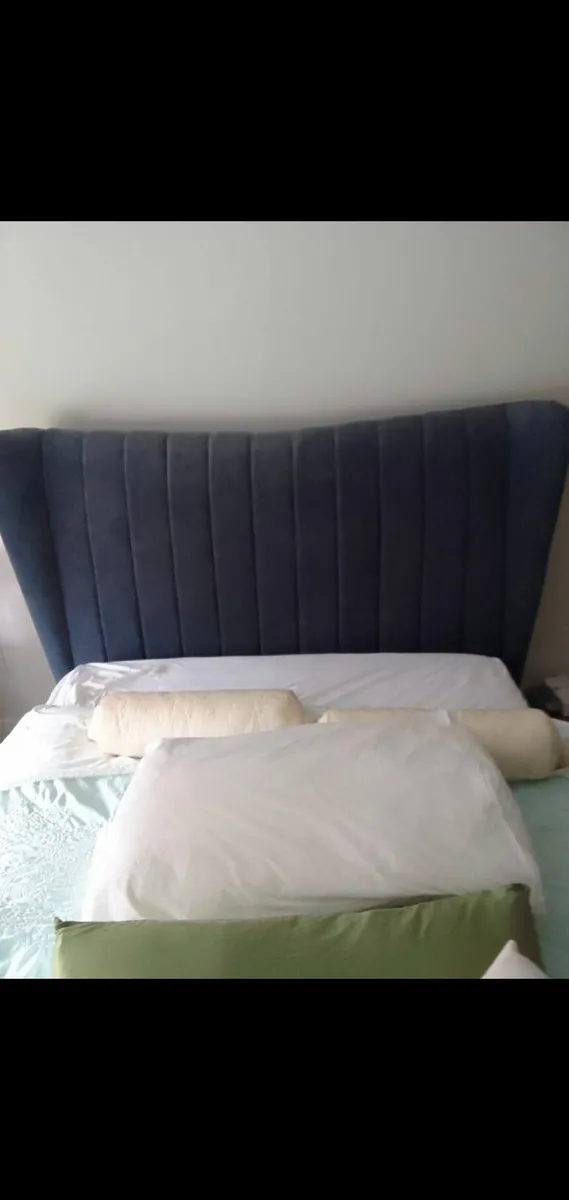 Bed - Image 1