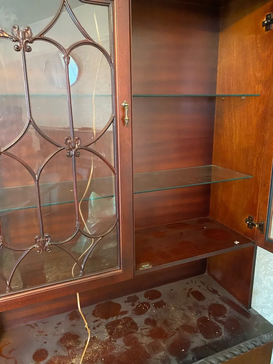 Cabinet - Image 4