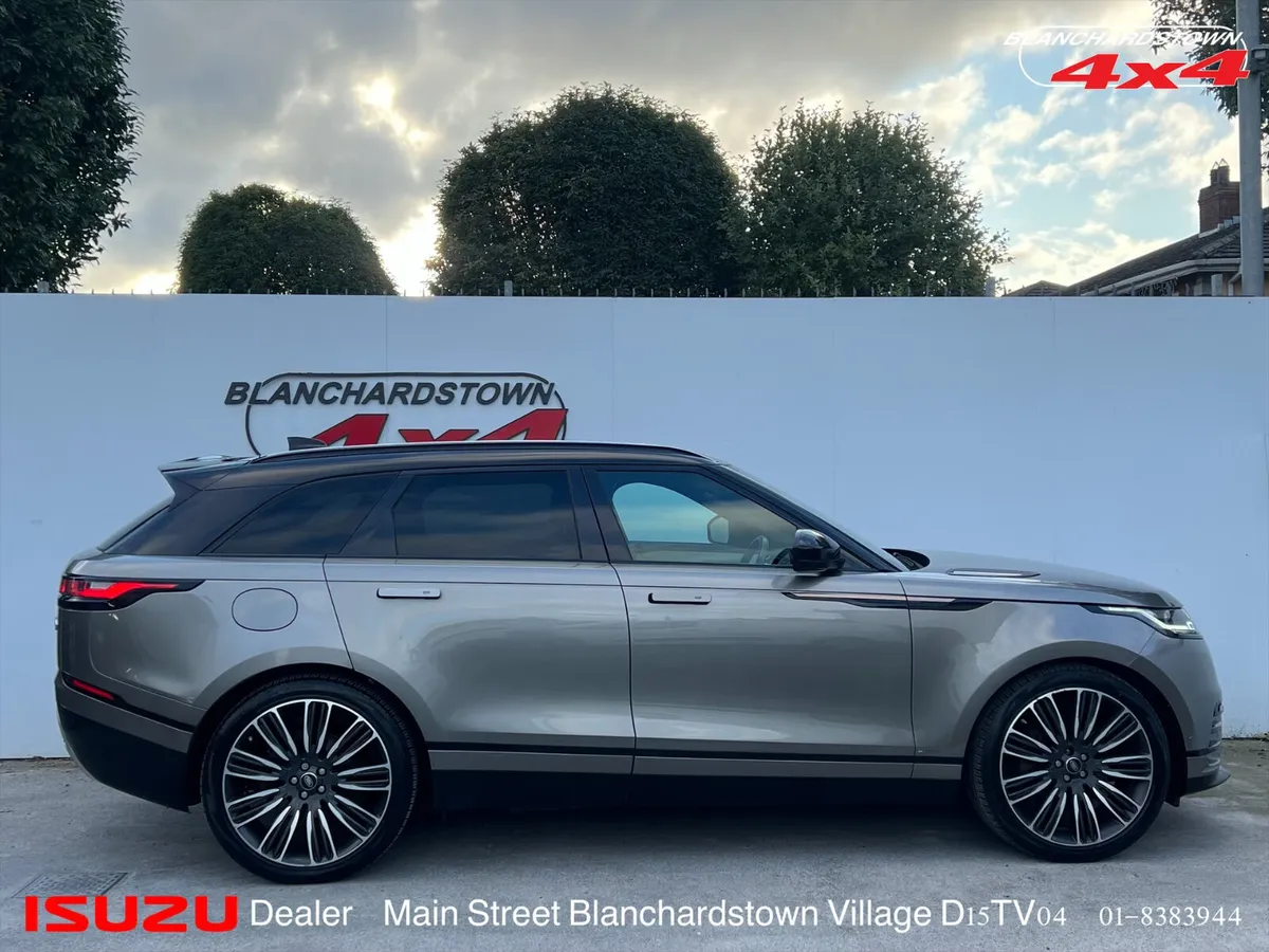 RANGE ROVER VELAR R-DYNAMIC 3.0 DIESEL D300 V6 - Image 4