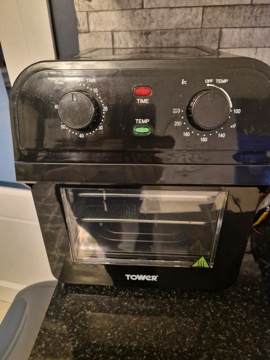 Air fryer - Image 1