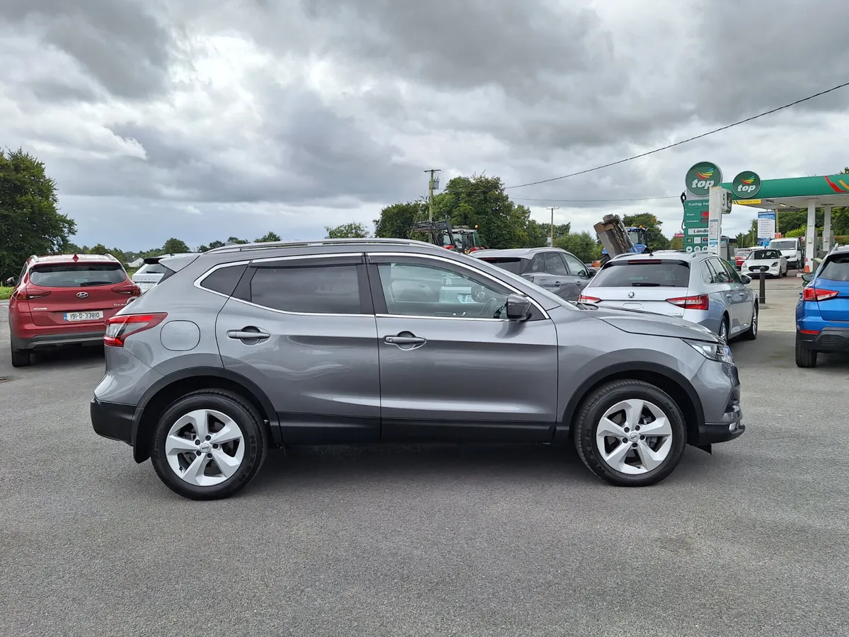 Nissan Qashqai 1.5 SV Low Km/High Spec - Image 2