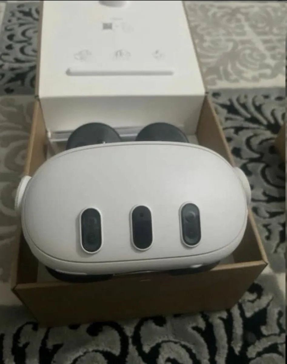 Oculus Quest 3 Vr 512gb with Accsesories Brand New - Image 3