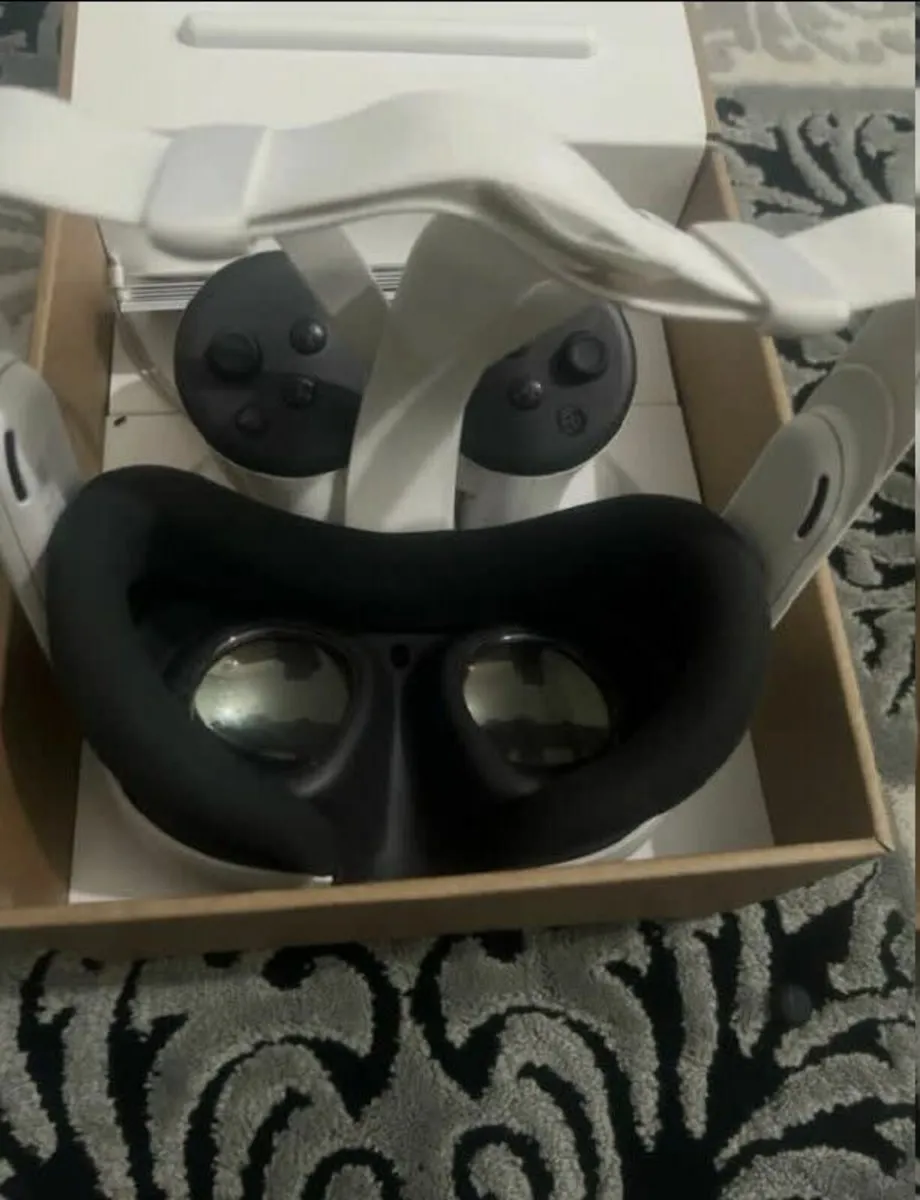 Oculus Quest 3 Vr 512gb with Accsesories Brand New - Image 4