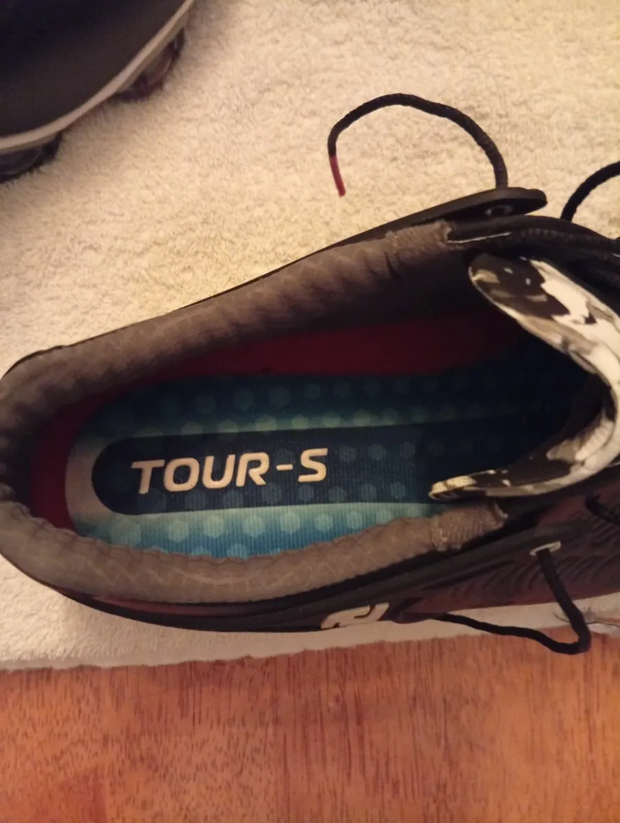 Foot - Joy TOUR S waterproof Pro Golf Shoes Size 8 - Image 4