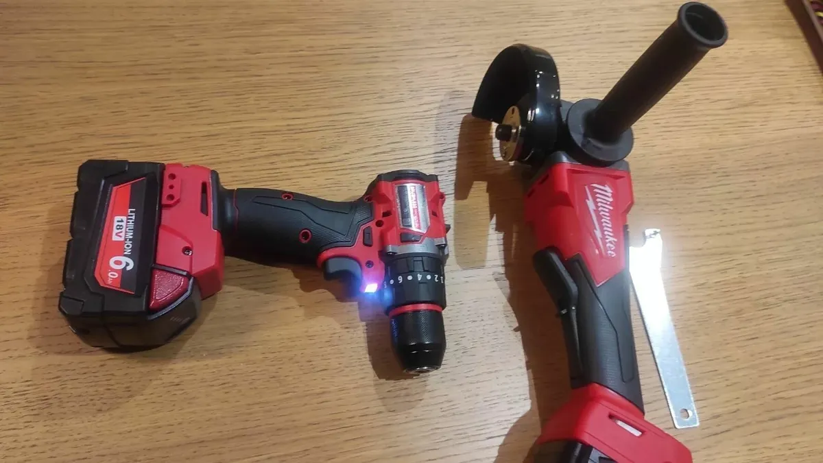 MILWAUKEE 18V Brushless + Drill Driver - Image 4