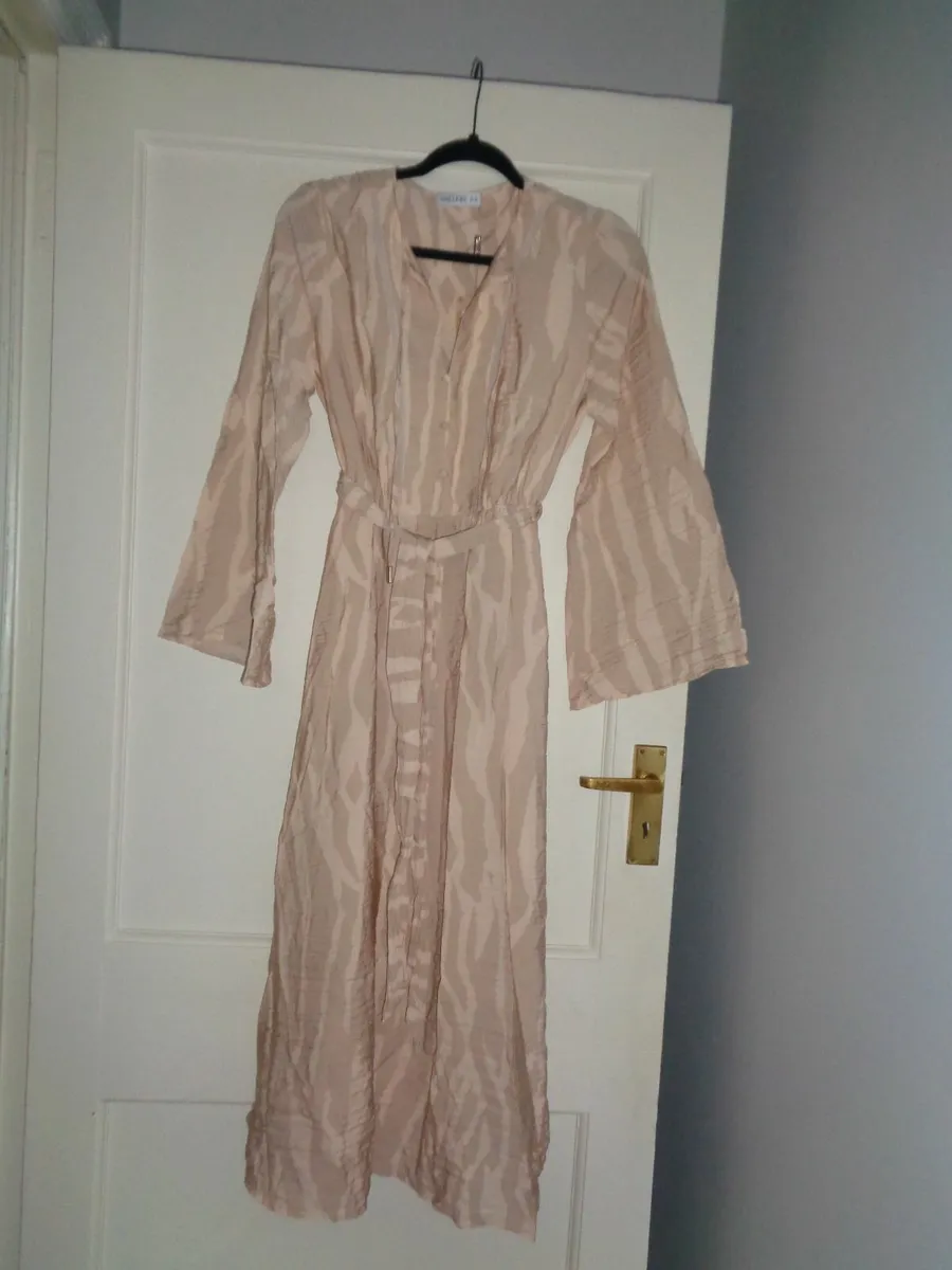 Gallery Ladies Dress for Sale - Image 1