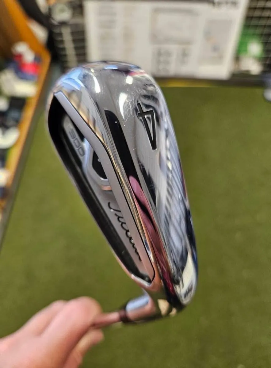 As New Titleist T300 4 Iron - Image 2