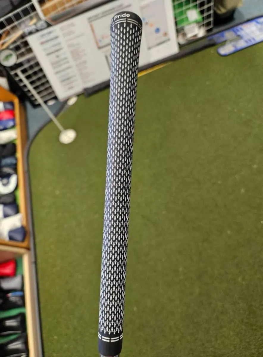 As New Titleist T300 4 Iron - Image 4
