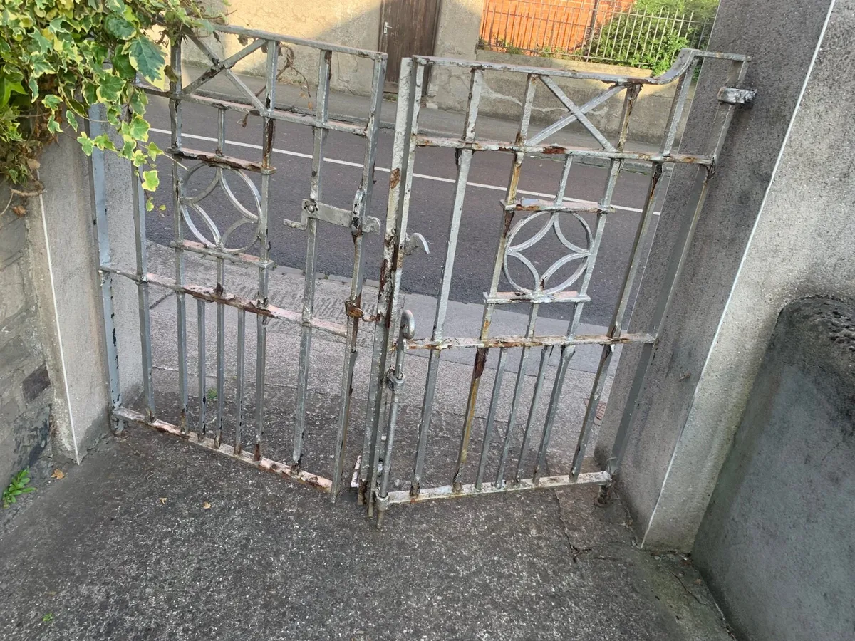 Gates / Scrap Iron - Image 2