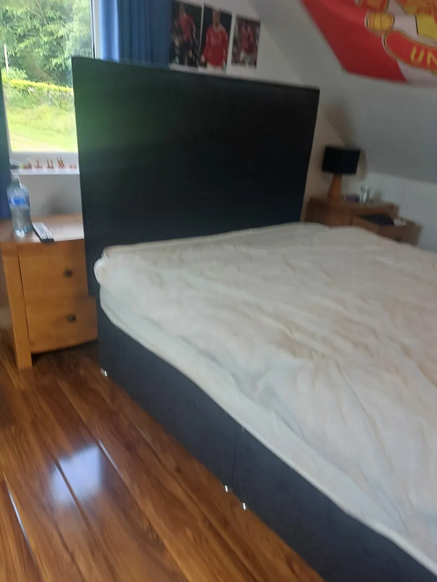 Double bed - Image 2
