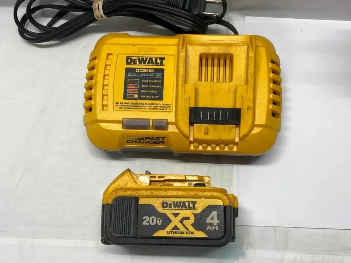 DEWALT ATOMIC 20V MAX Cordless Brushless - Image 2