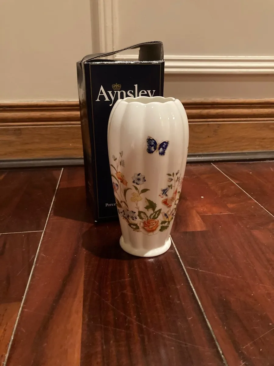 Aynsley Vase - Image 1