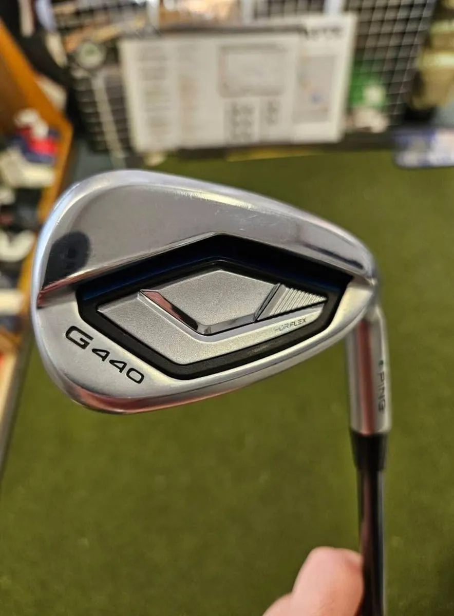 Like New Ping G440 Irons - Image 2