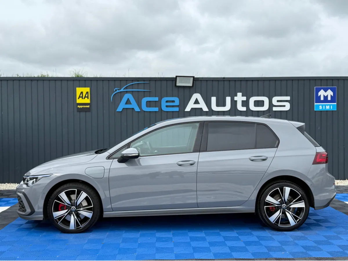 Volkswagen Golf GTE - 1.4 PETROL HYRBID - AUTO - 1 - Image 4