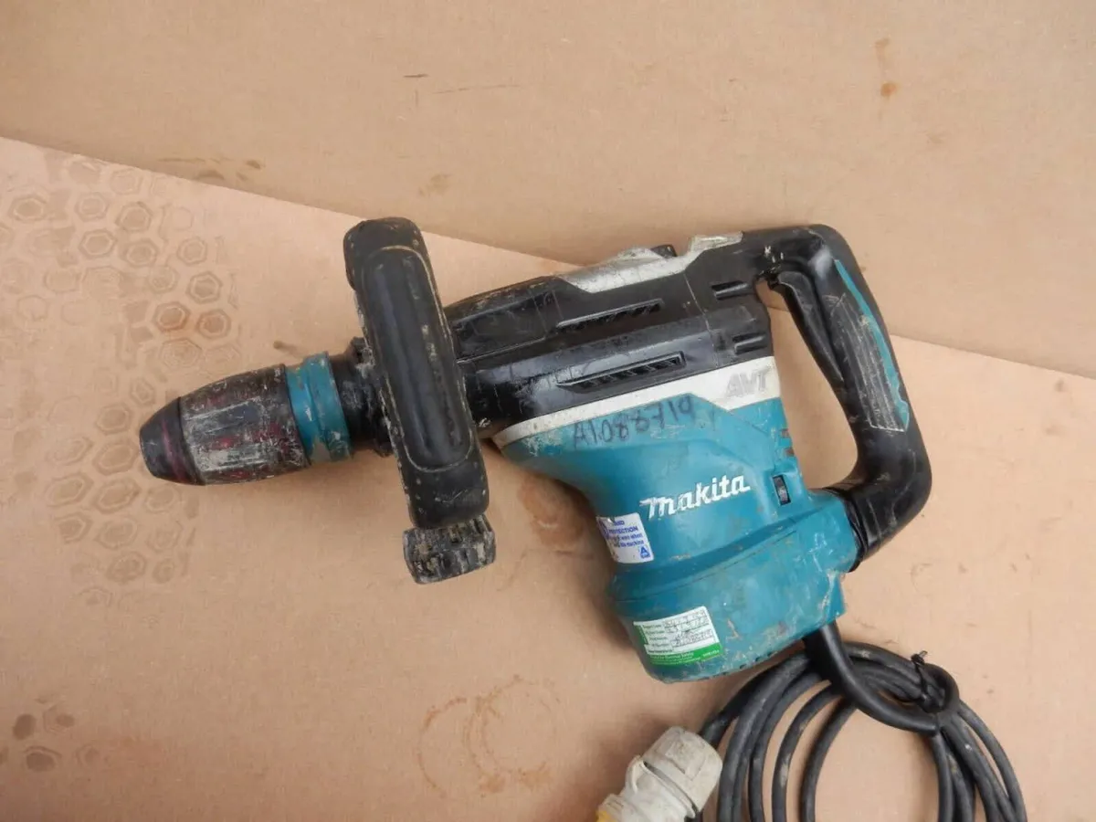 Makita HR4013C 110V SDS Max AVT Rotary Hammer - Image 4