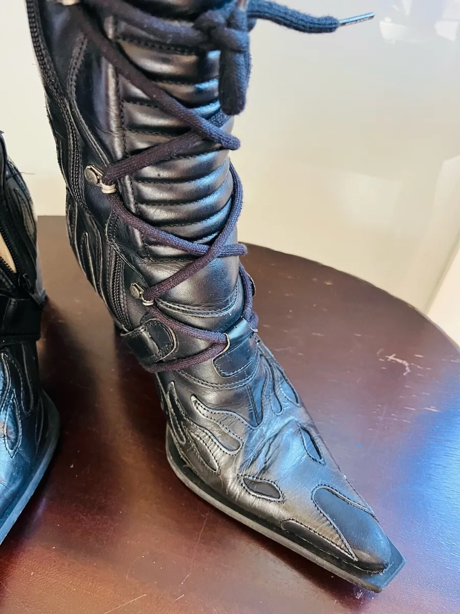 New Rock Ladies Boots. Size 39. - Image 3