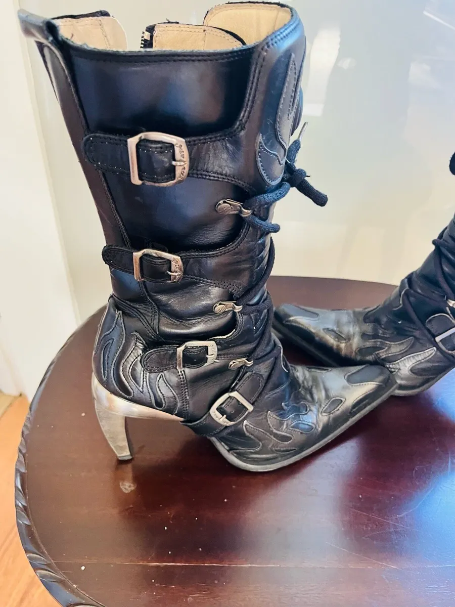 New Rock Ladies Boots. Size 39. - Image 4