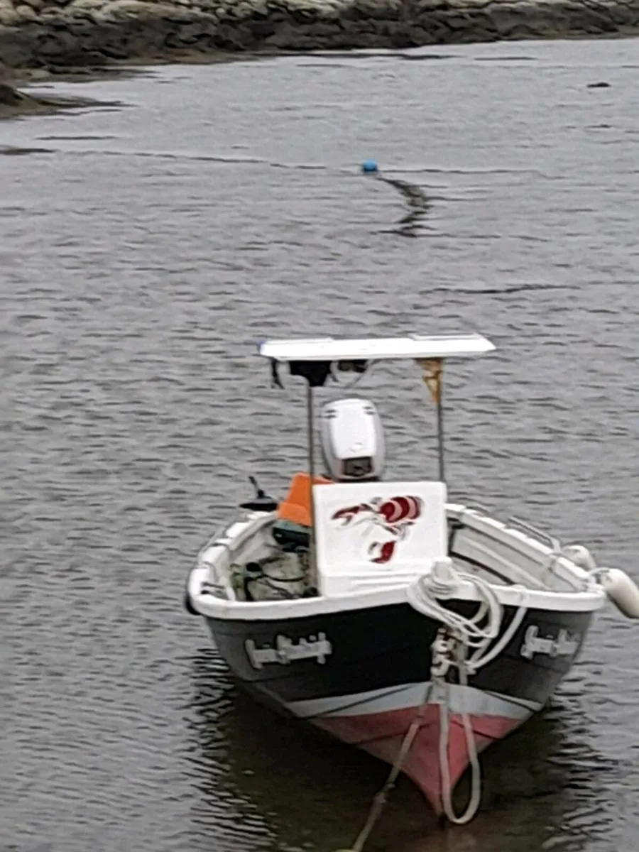 Fishing boat - Image 1