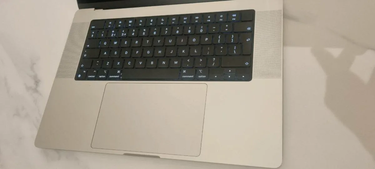 MacBook Pro 16", M3 Pro, 36GB - Image 2