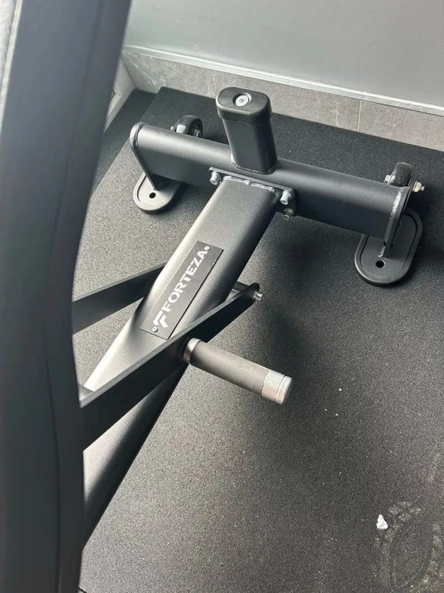 Weight Bench (Fully Commercial - top of the range) - Image 2