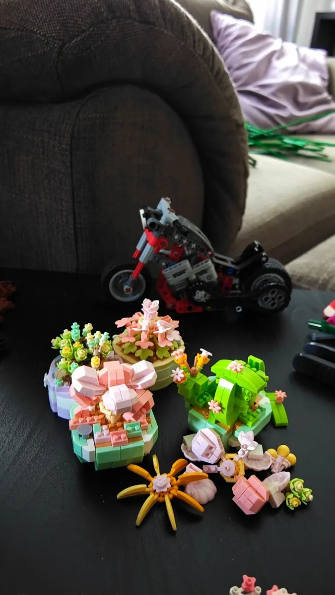 assorted Lego flower sets - Image 2