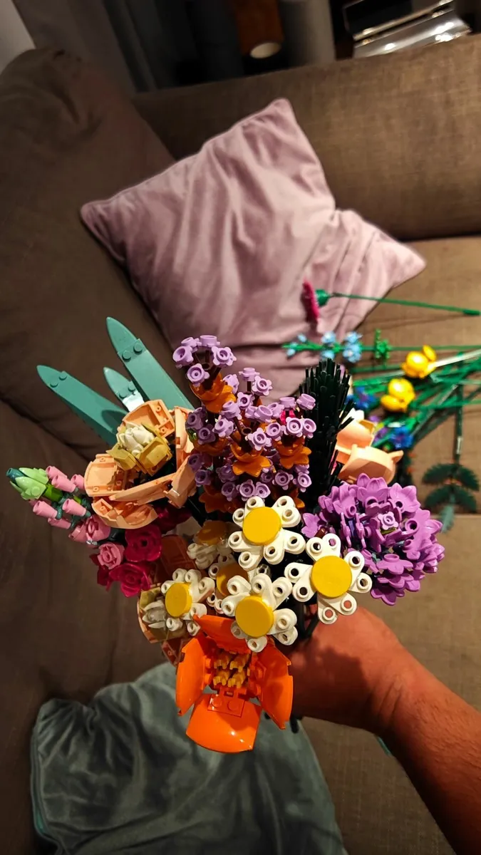 assorted Lego flower sets - Image 4