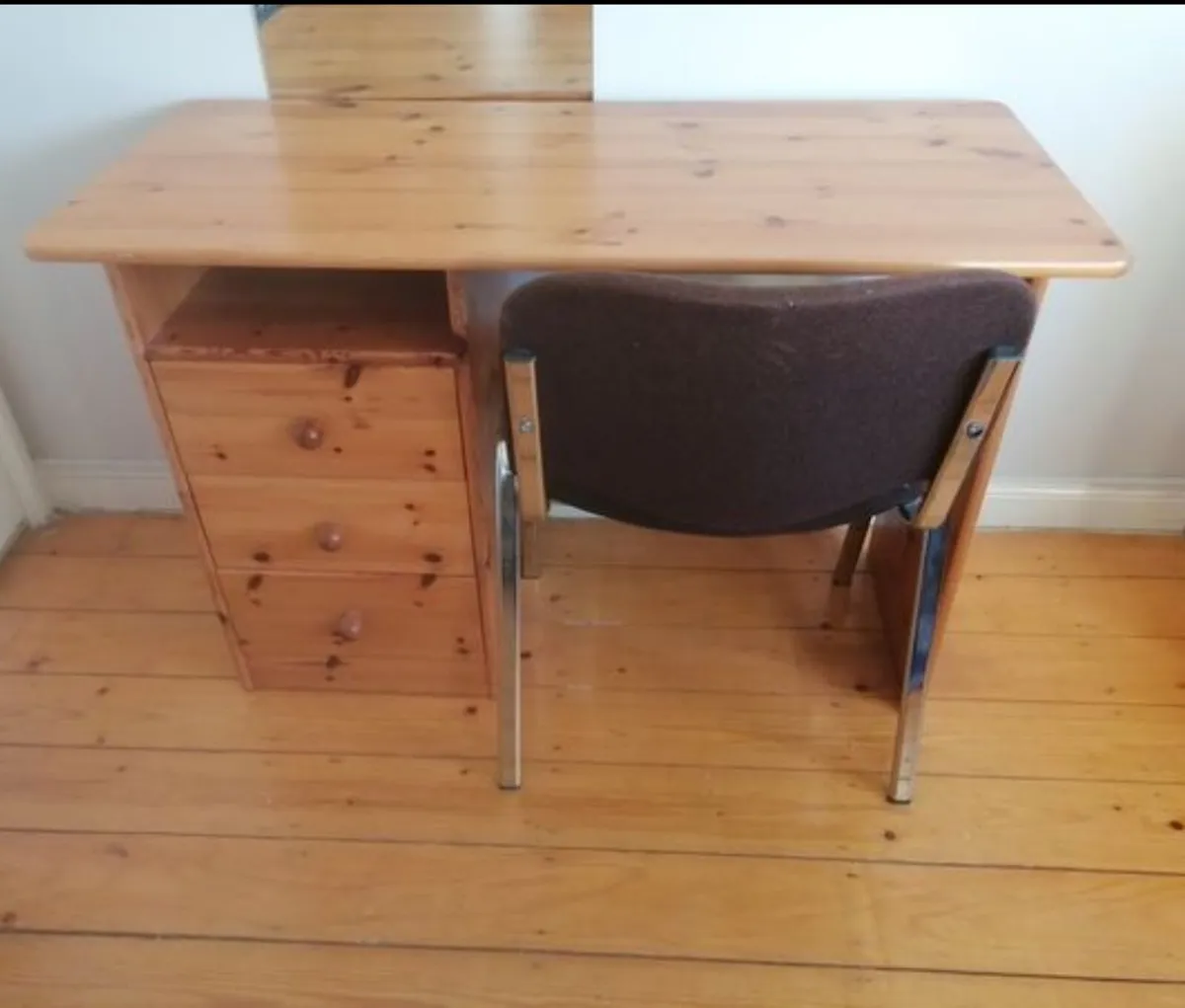 Desk - Image 1