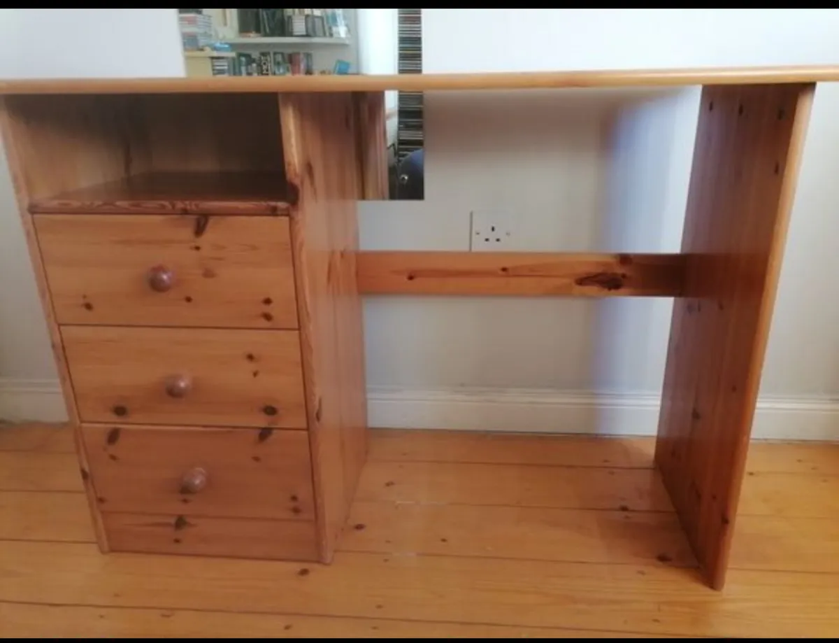 Desk - Image 2